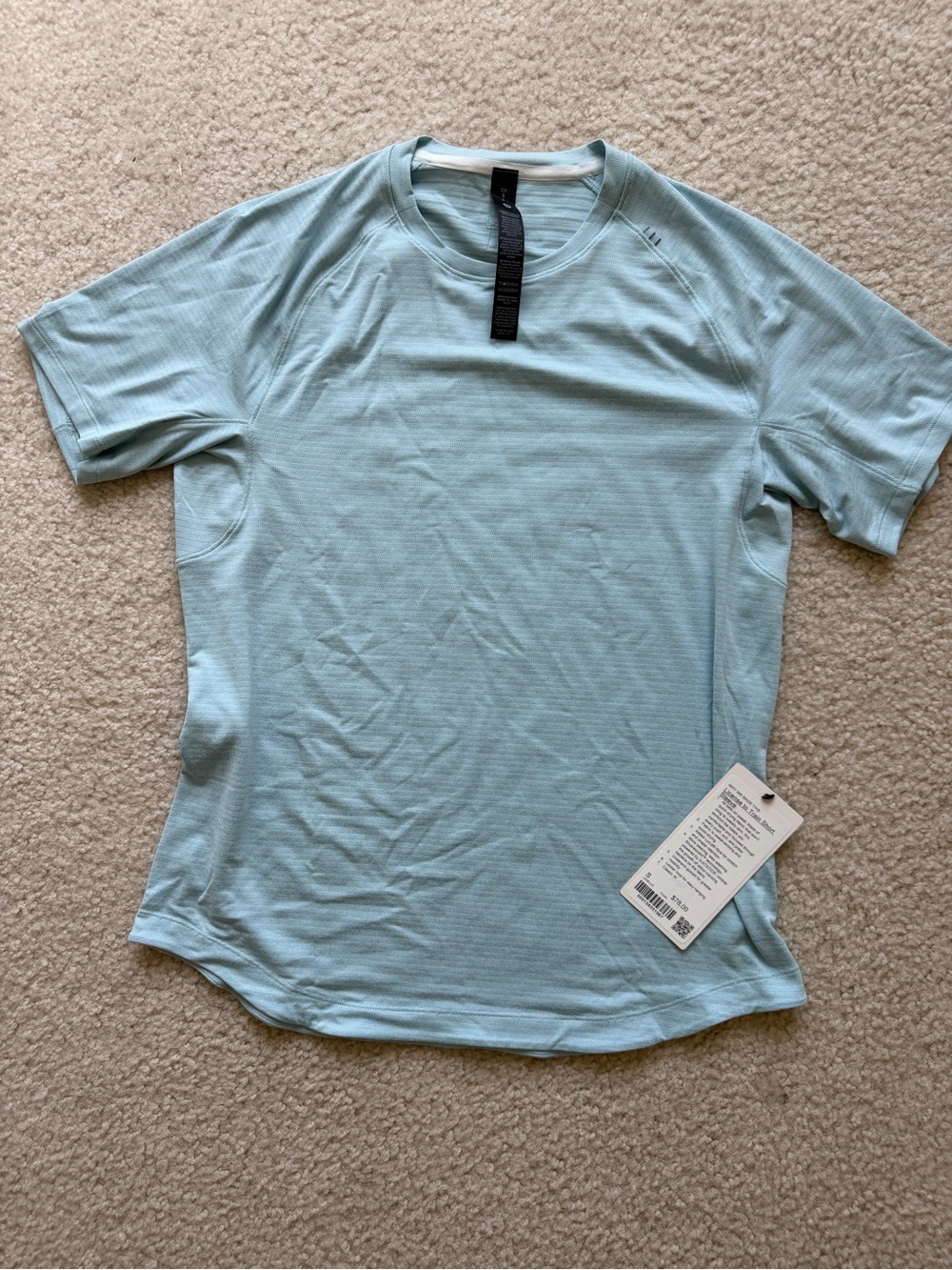 Men’s Lululemon License To Train Short Sleeve Shirt size Small NWT